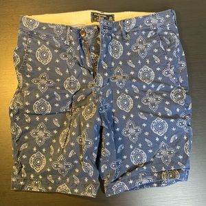 A&F men’s size 29 navy patterned short 7’ - worn